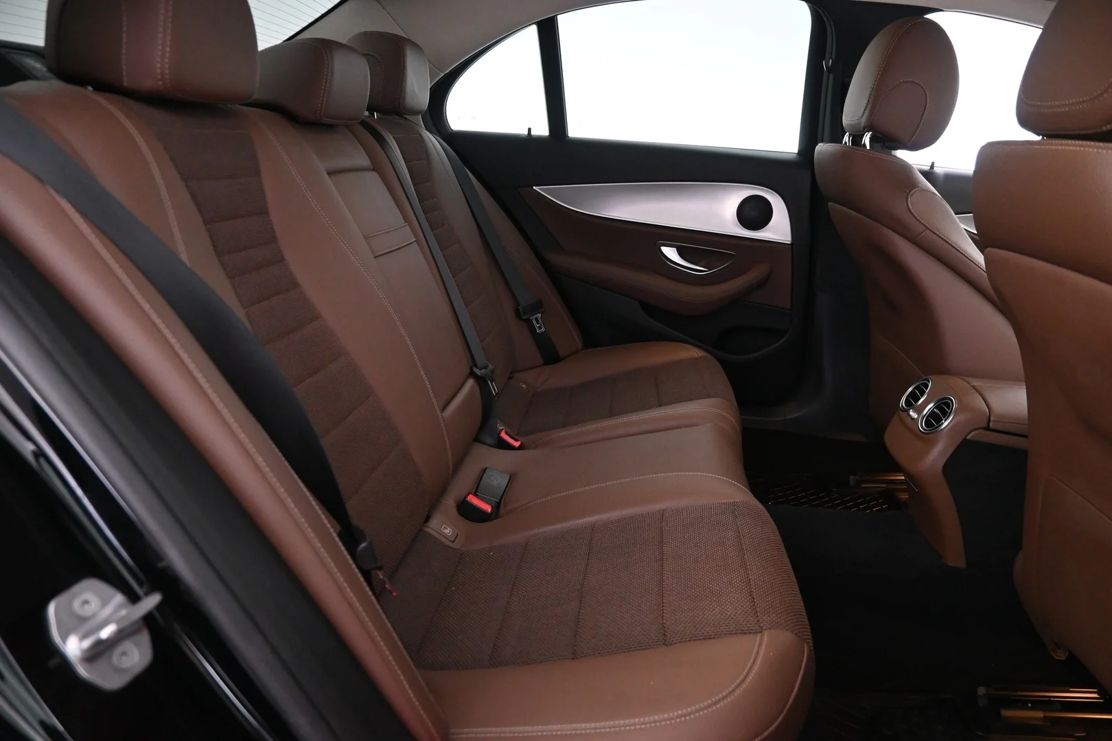 Car Image - 1QKCNIZkk4veKM7L0tP5DW
