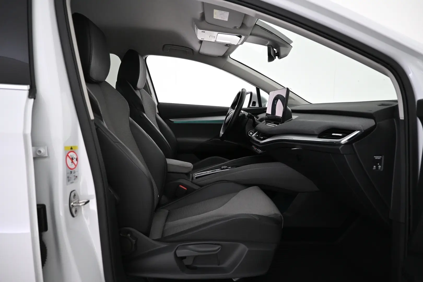 Car Image - 3zJtbbIPKFpcsk8P32NbRv