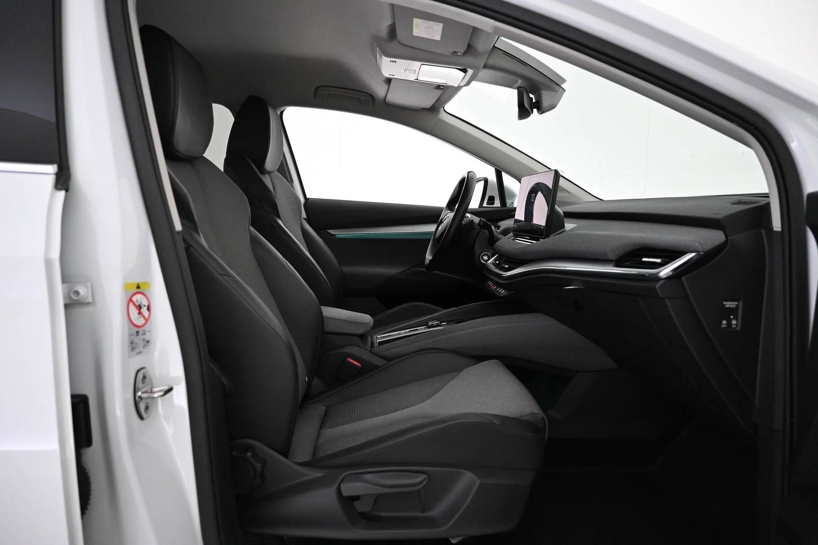 Car Image - 3zJtbbIPKFpcsk8P32NbRv