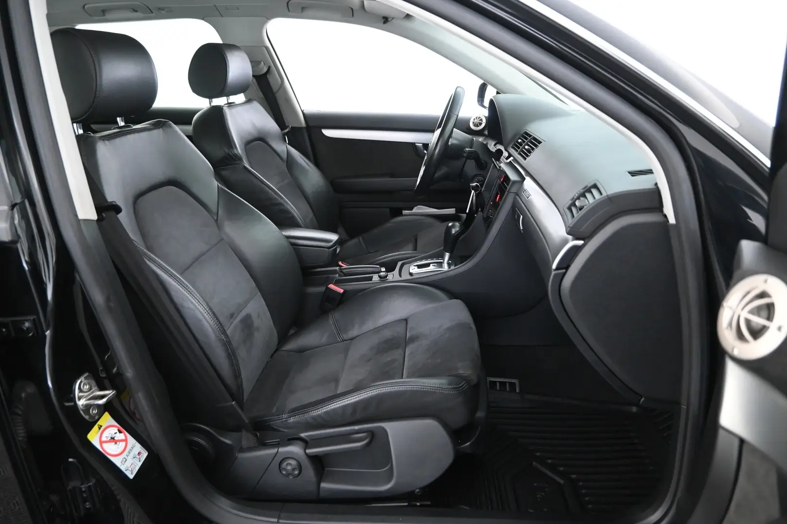 Car Image - 6HSmpHbKU7e9EdlFPpPXf9