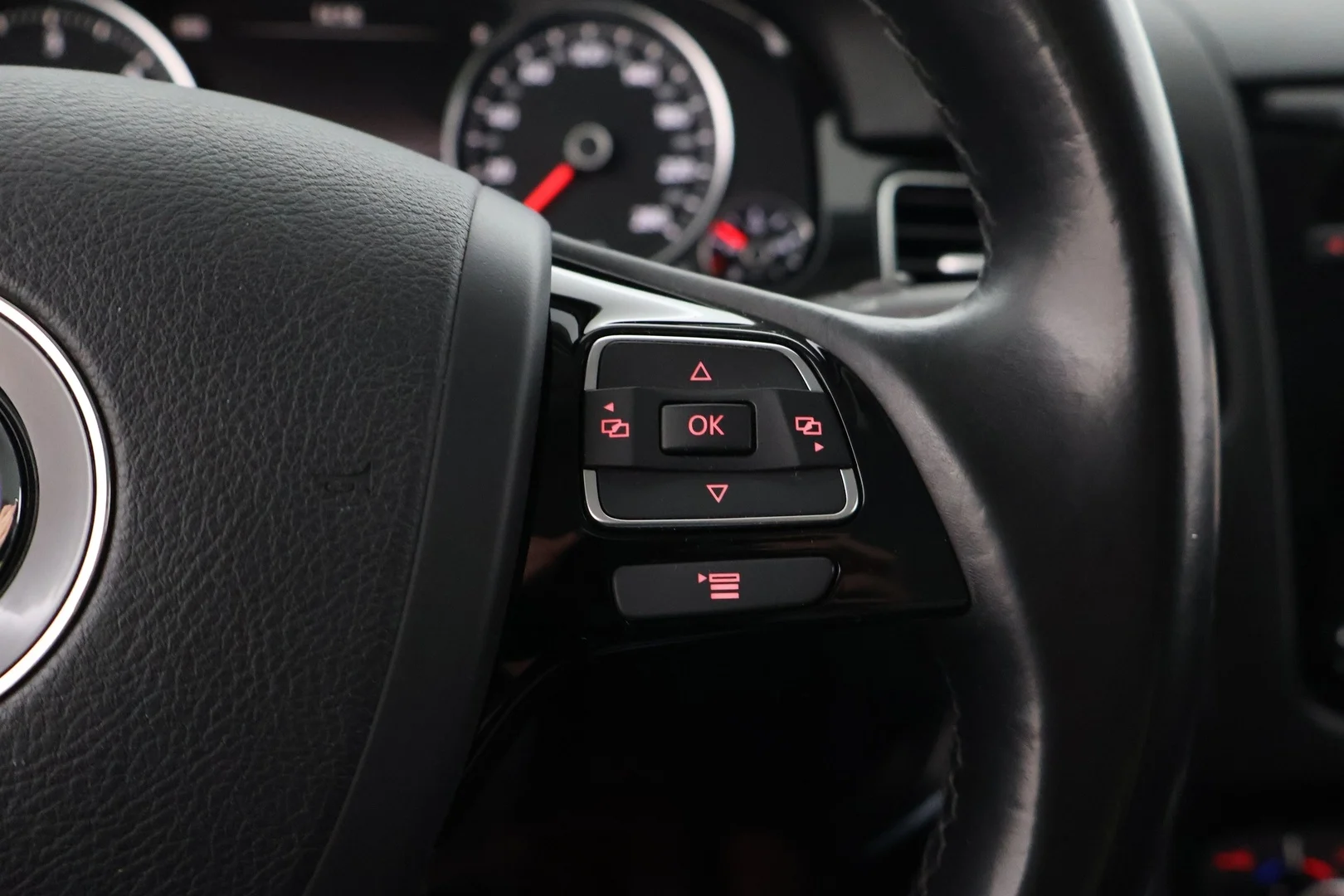 Car Image - 50bQSKPKUdplPkw9hT5JTe