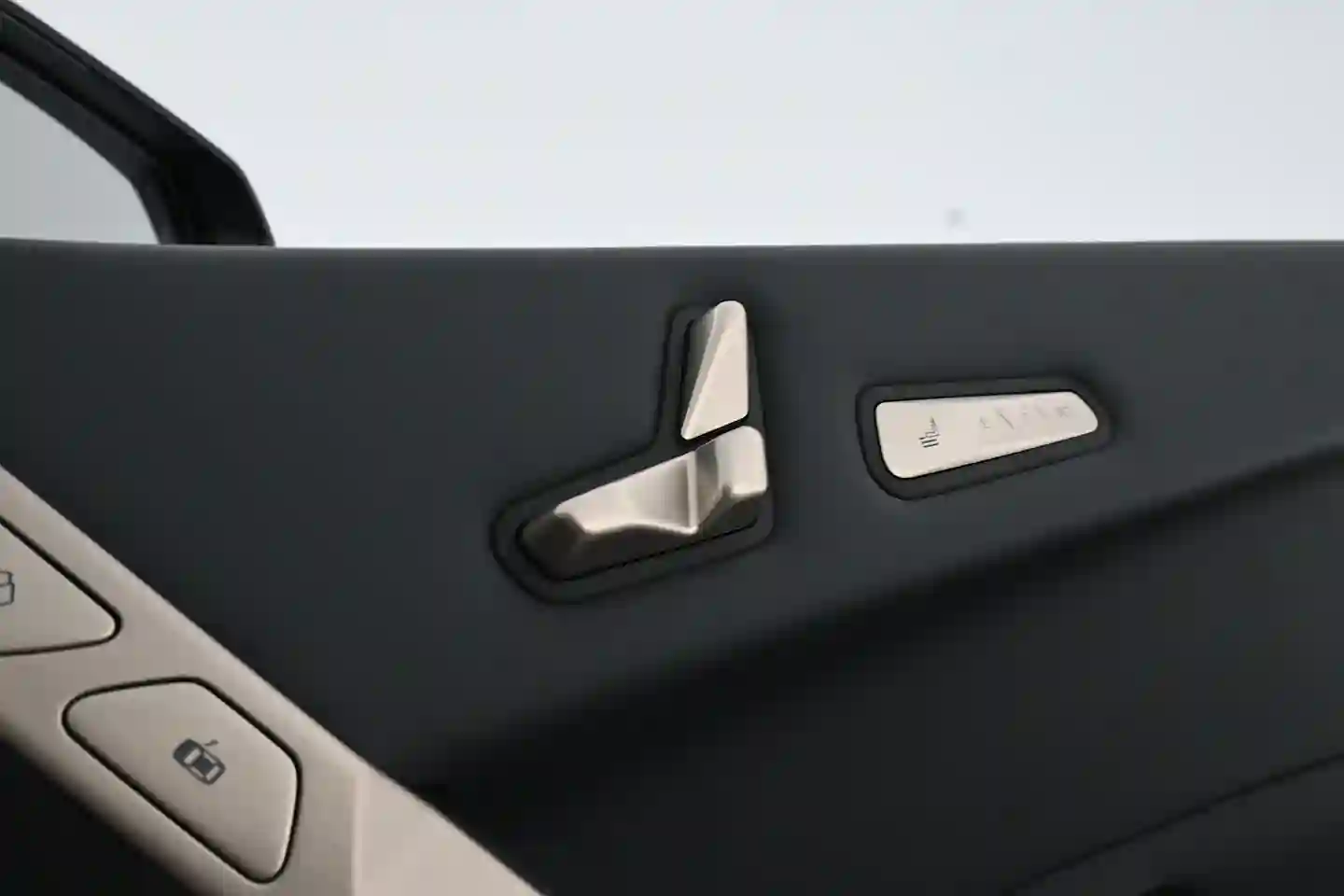Car Image - 4K6Hz0TvUQsxtr35OYwuH7