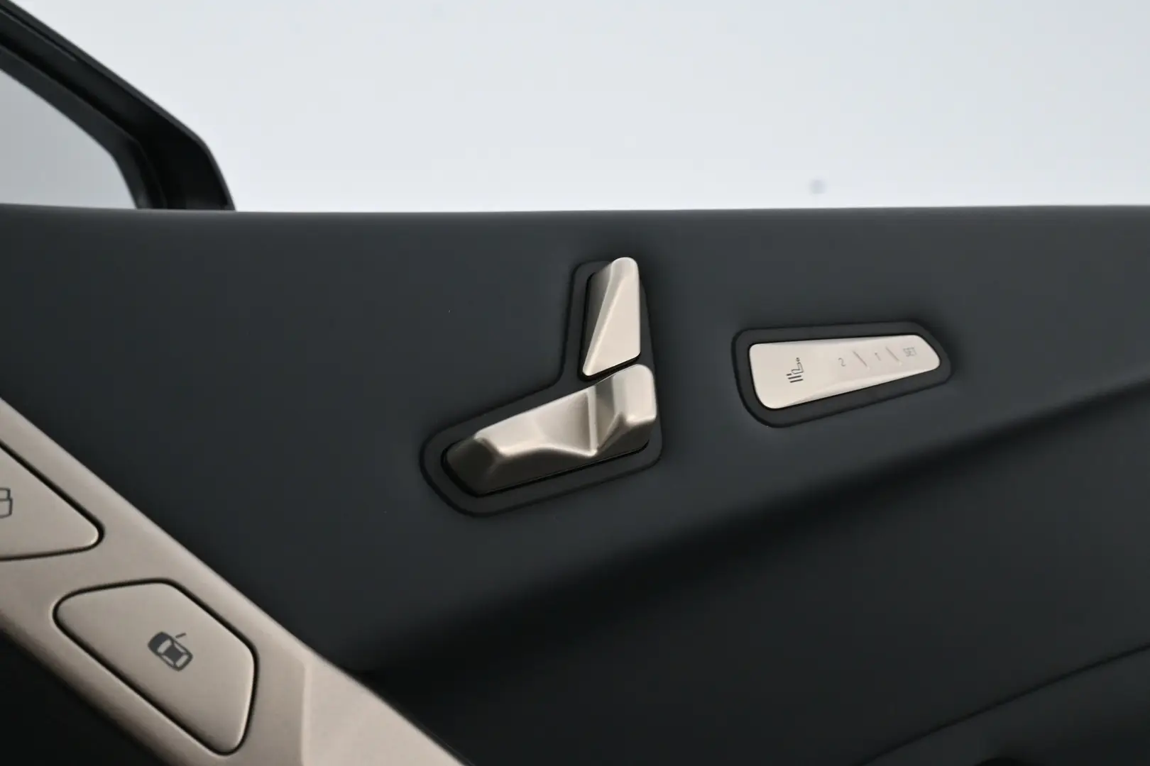 Car Image - 4K6Hz0TvUQsxtr35OYwuH7