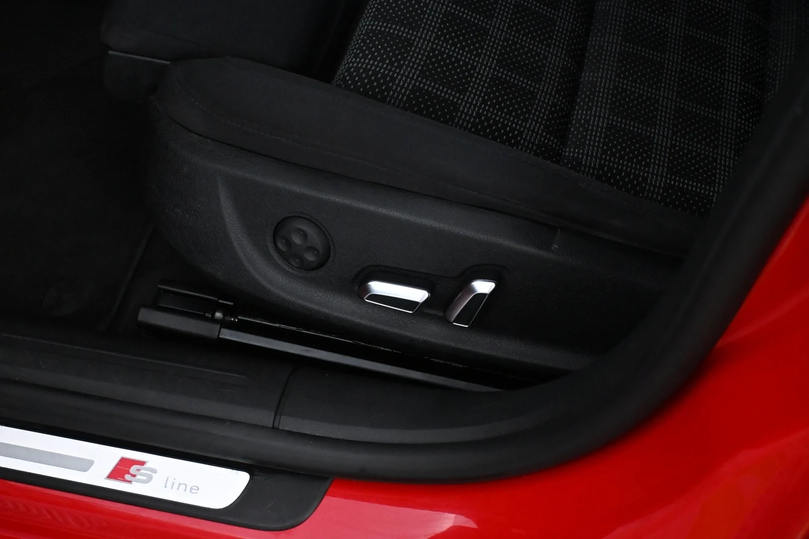 Car Image - 5AzrvnP3KYQC8KzkYdACuT