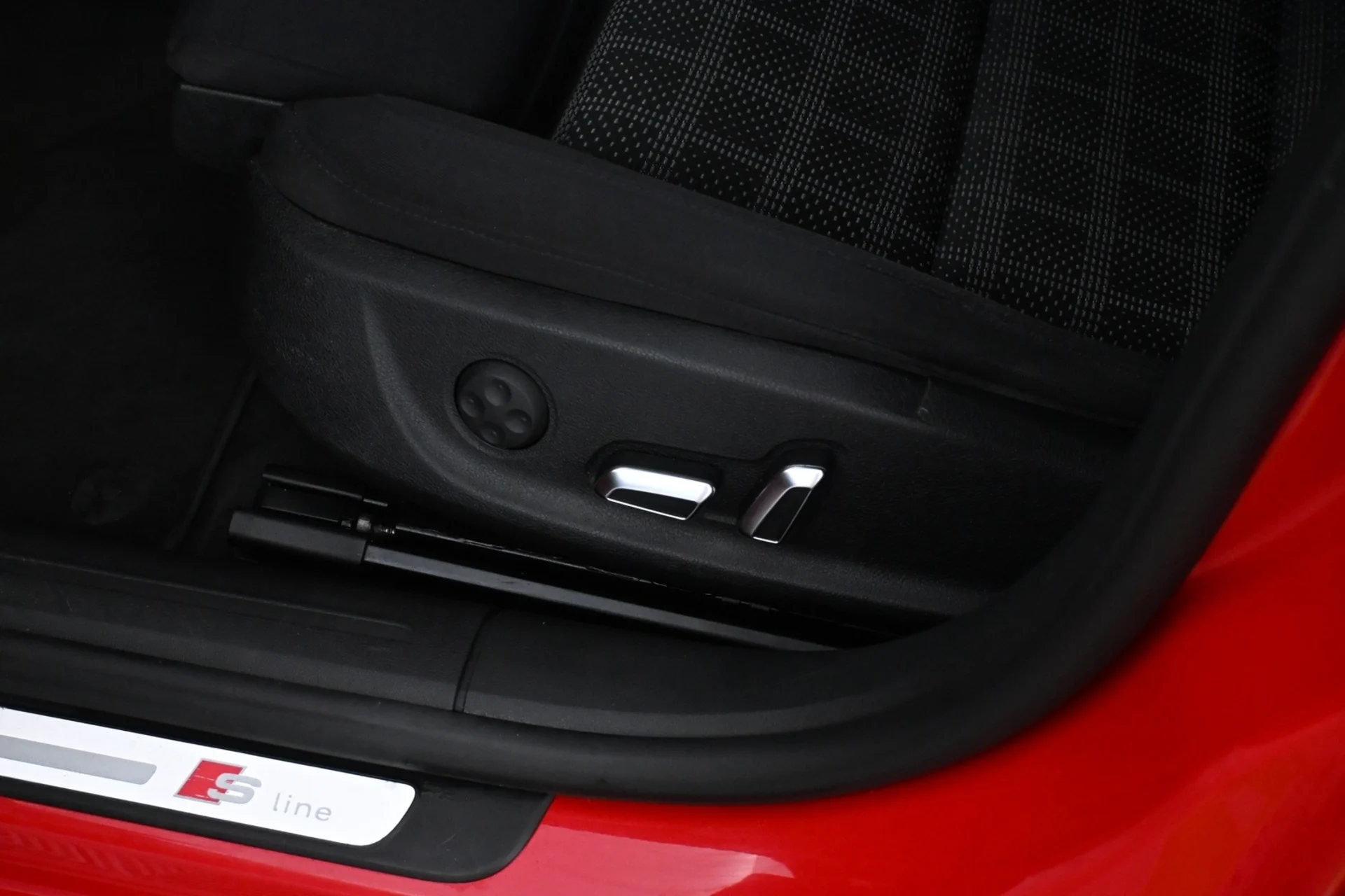 Car Image - 5AzrvnP3KYQC8KzkYdACuT