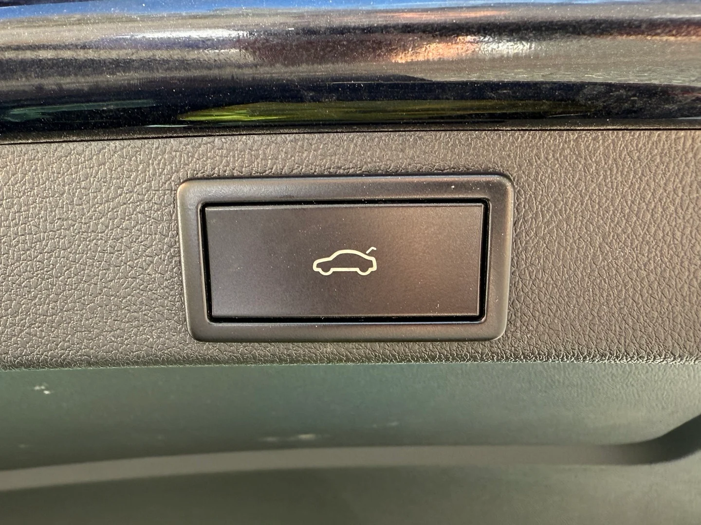 Car Image - 3AqoodXF3xDhZgDBRIMw0X