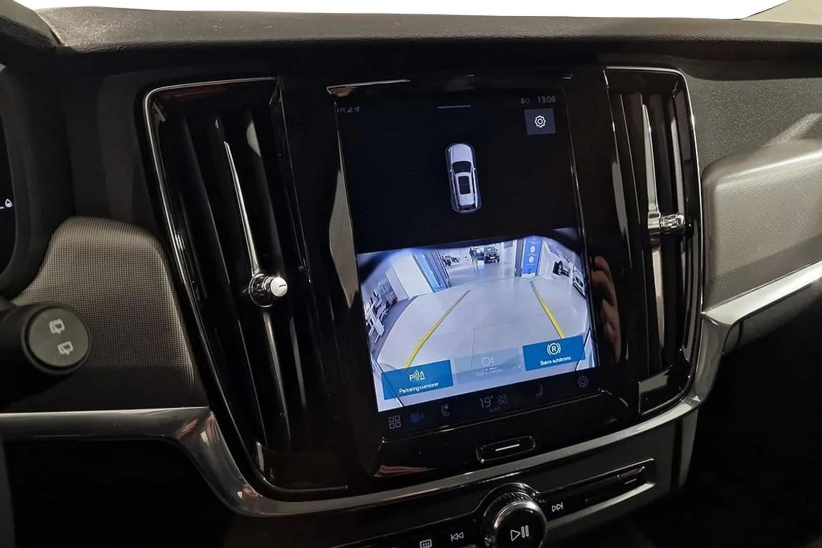 Car Image - 7si1ocLWzjb1Lt8RMh5plm