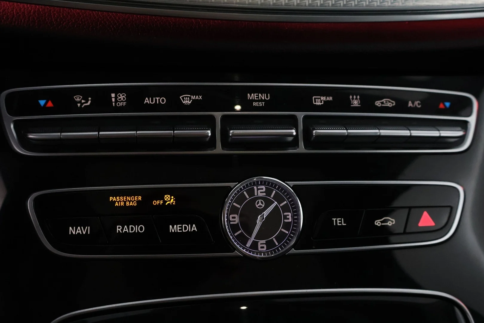 Car Image - 5BMAkzcYoec3y307NCVkXt