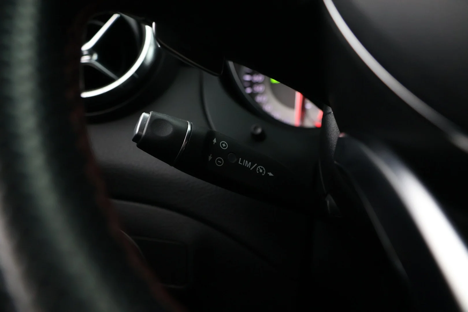 Car Image - W919zS8GT9S4TUlCk6U7i