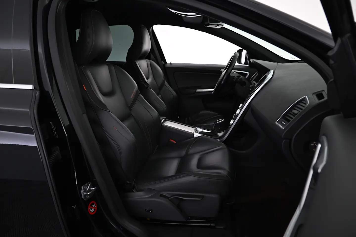Car Image - 6D8sjKBpyiyjAoScNEot22