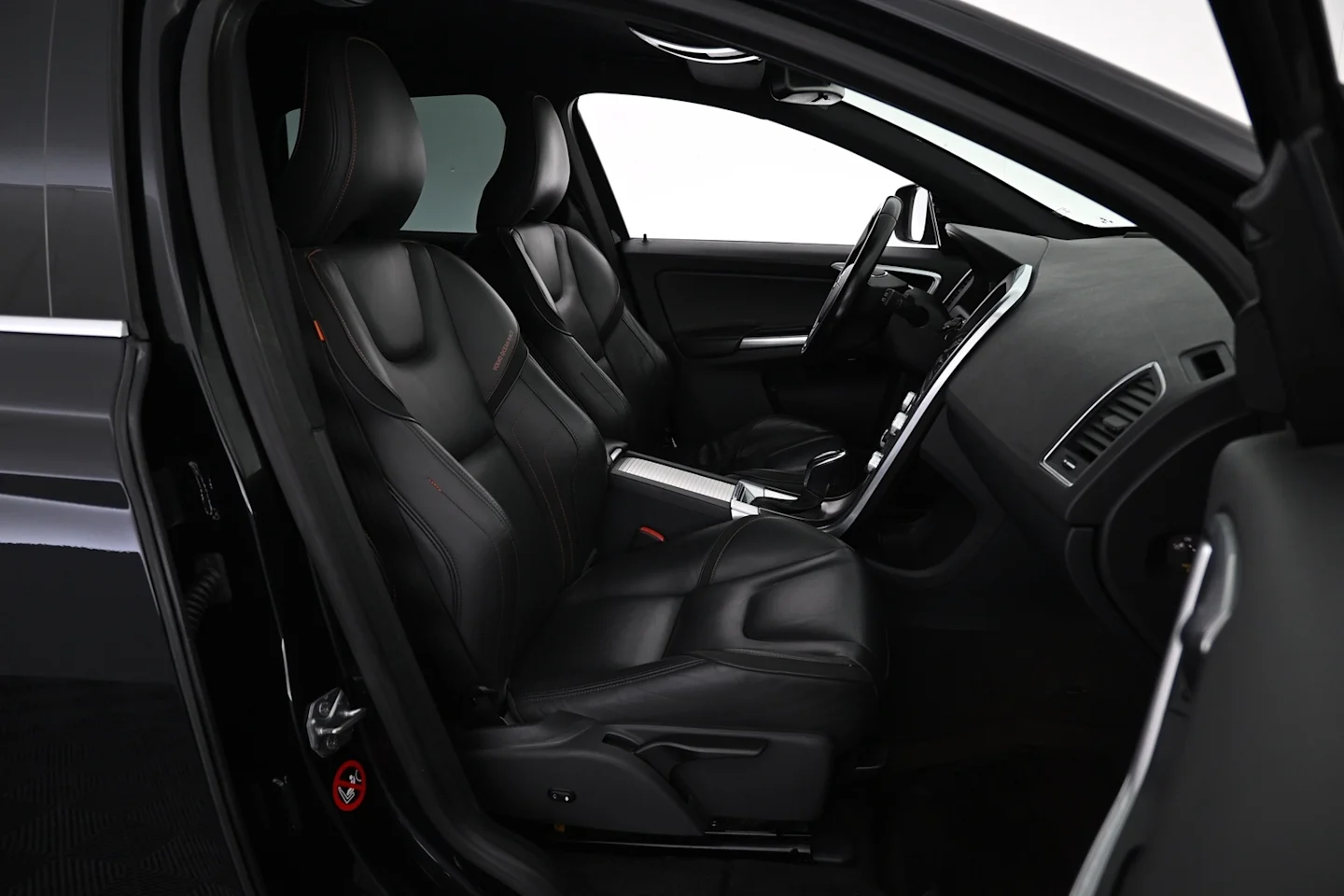 Car Image - 6D8sjKBpyiyjAoScNEot22