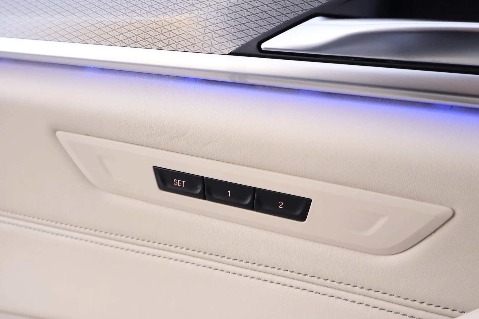 Car Image - 4cSpdwBMsSrD2aNW0OgfhF