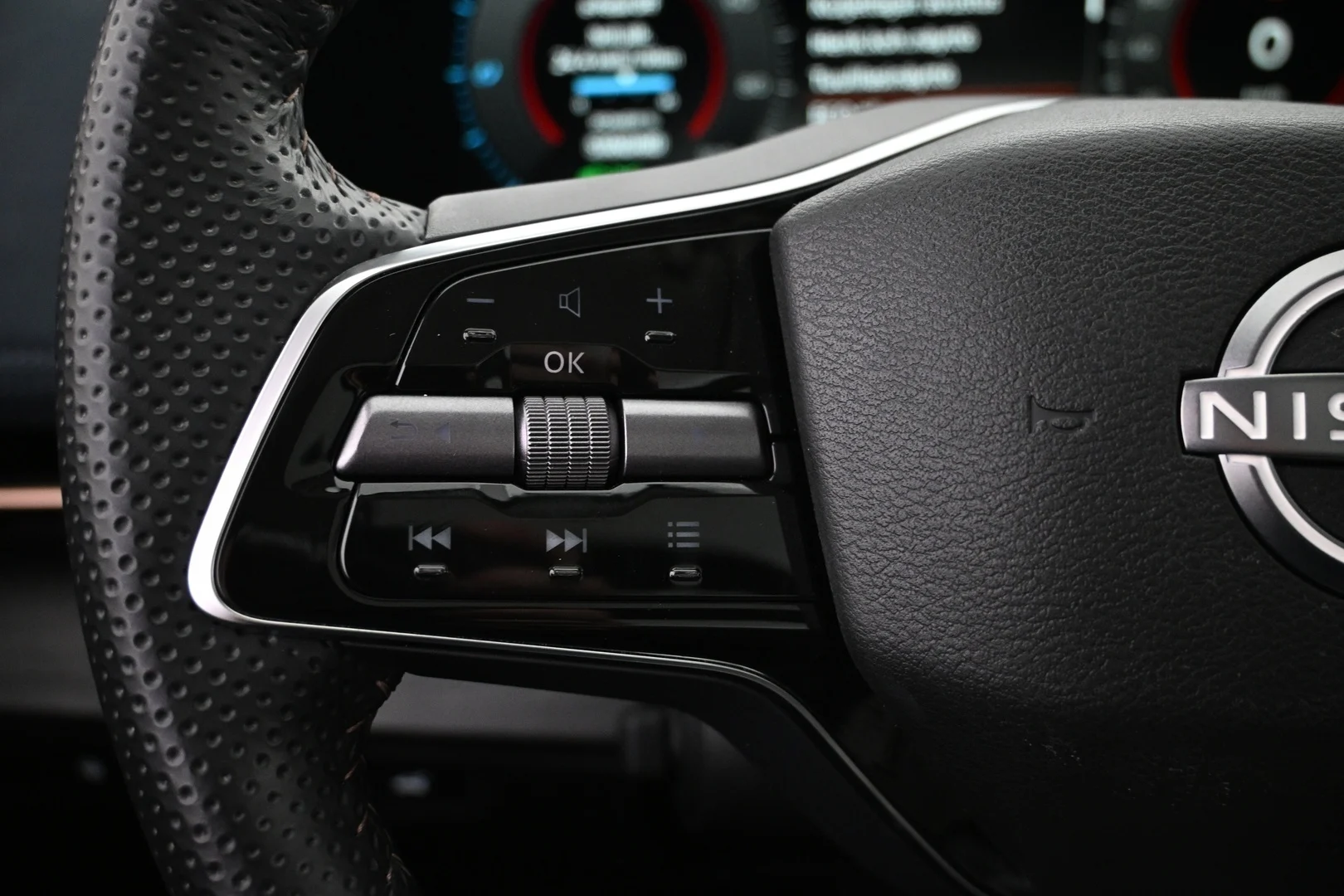 Car Image - DSB2fdyT2BrxXEZvxQY7N
