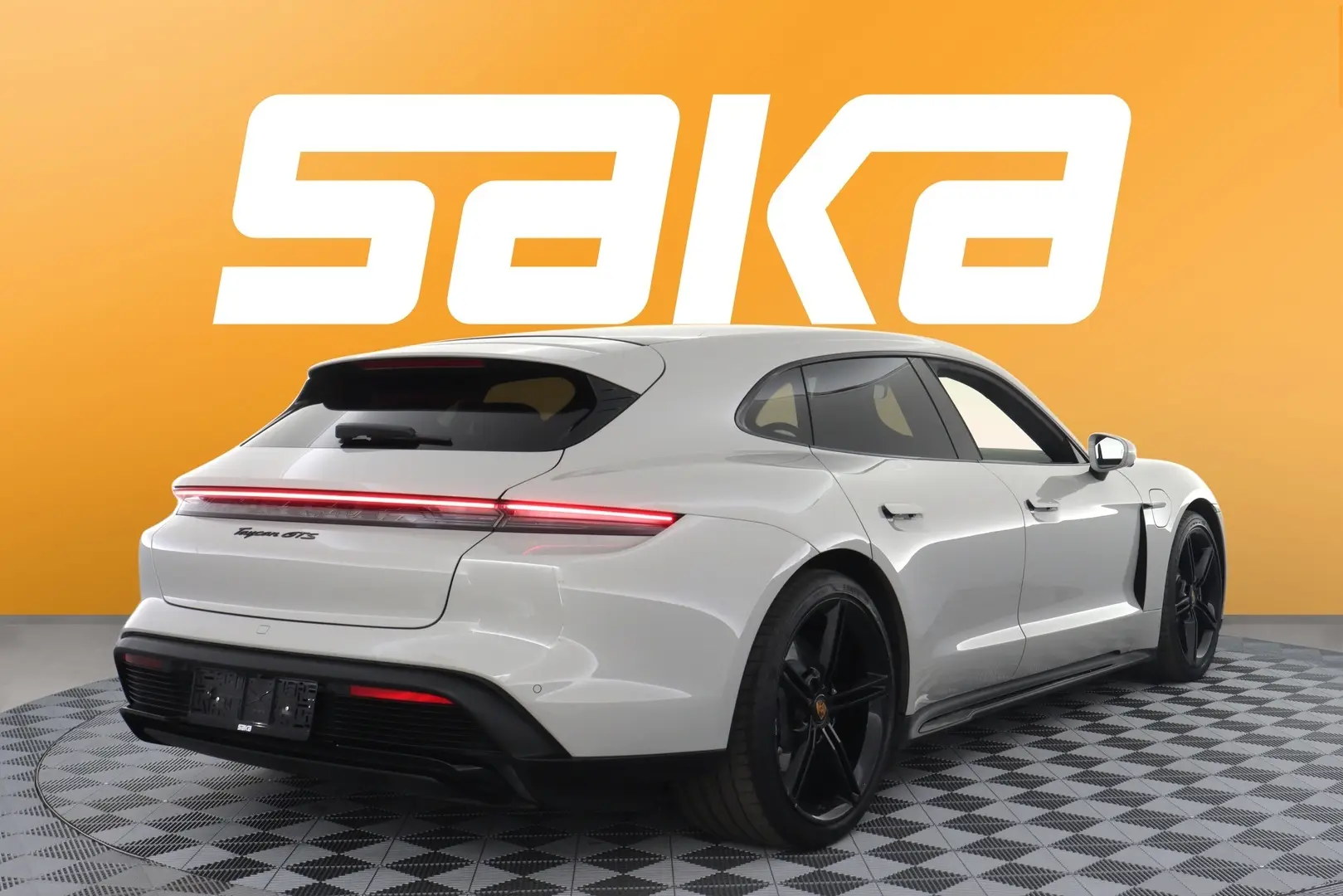 Car Image - 4W69zsXRGKb0MIkKd8bYUN