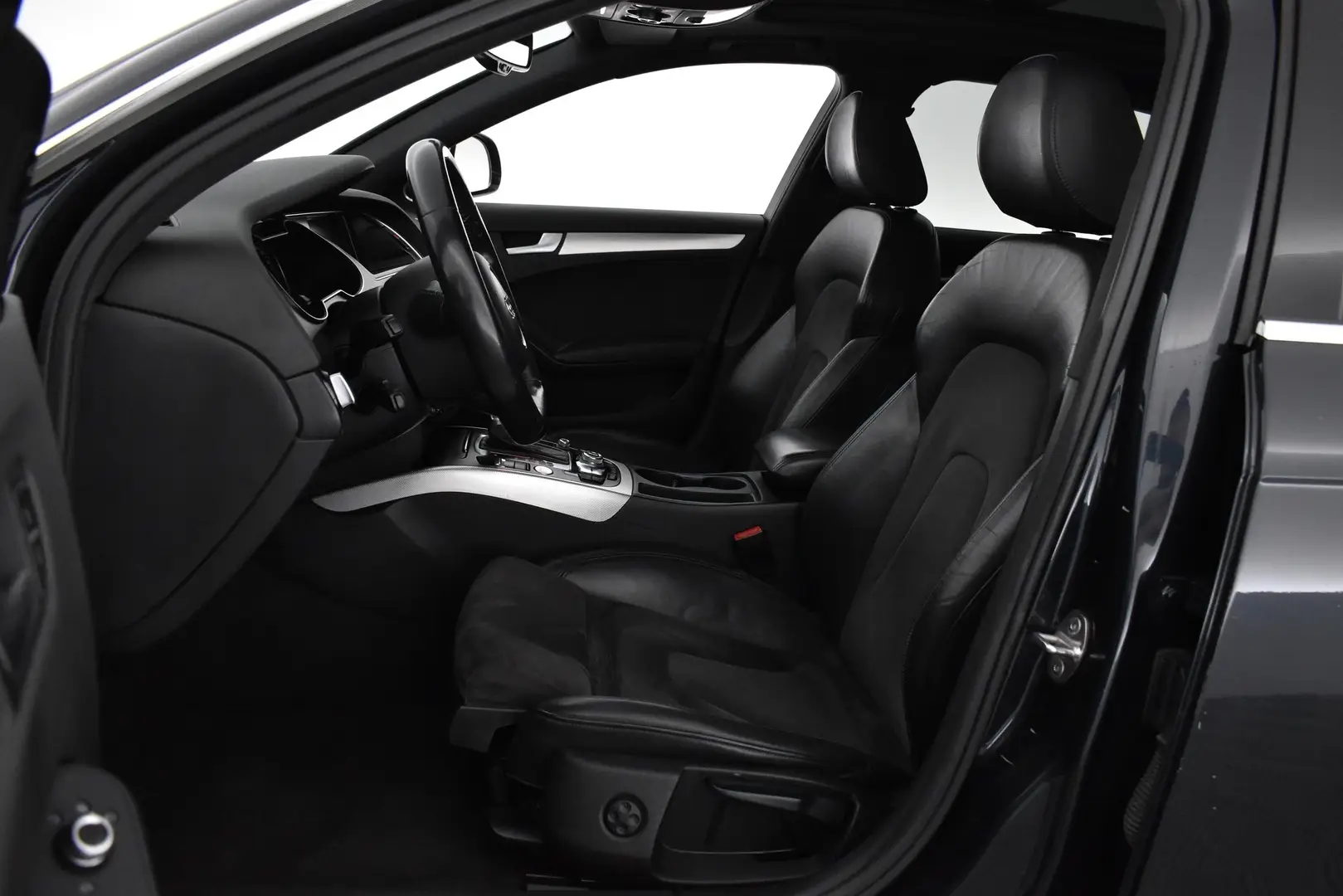 Car Image - 6wZO5m2m9ggkLZoXt5CwaX