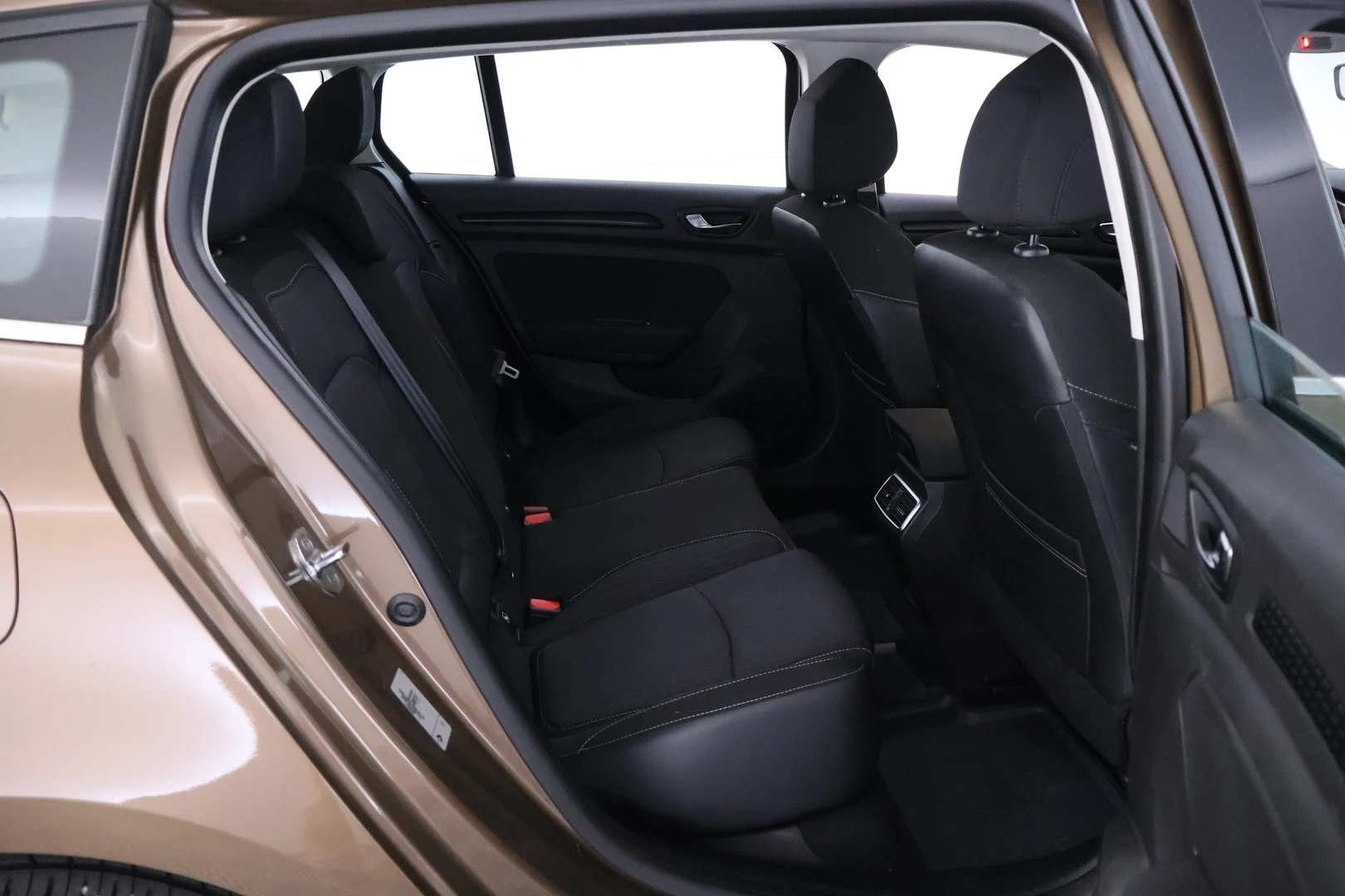 Car Image - 2N850zE7CNqU7Rz4bhTdpS