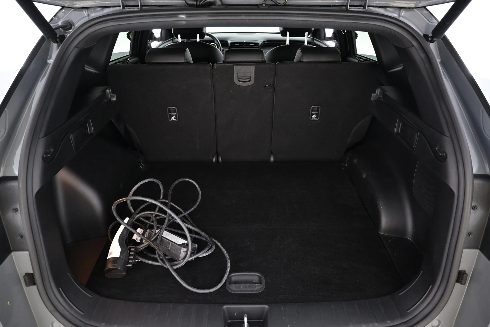 Car Image - 3Y99NZvMAiwFaP2Nu6FVl9