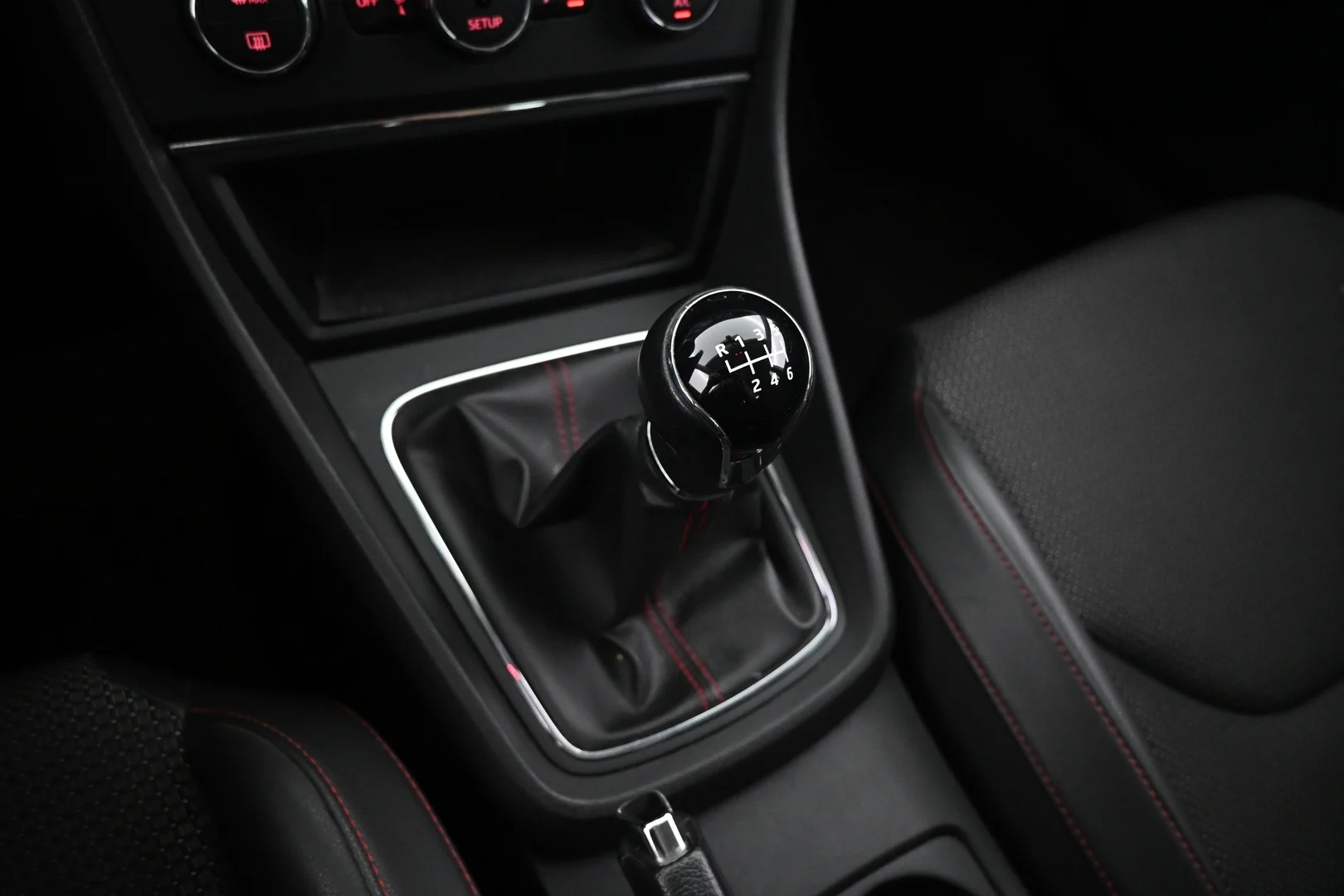 Car Image - NI5k9vGxFcFNLl0Ax0Tgm