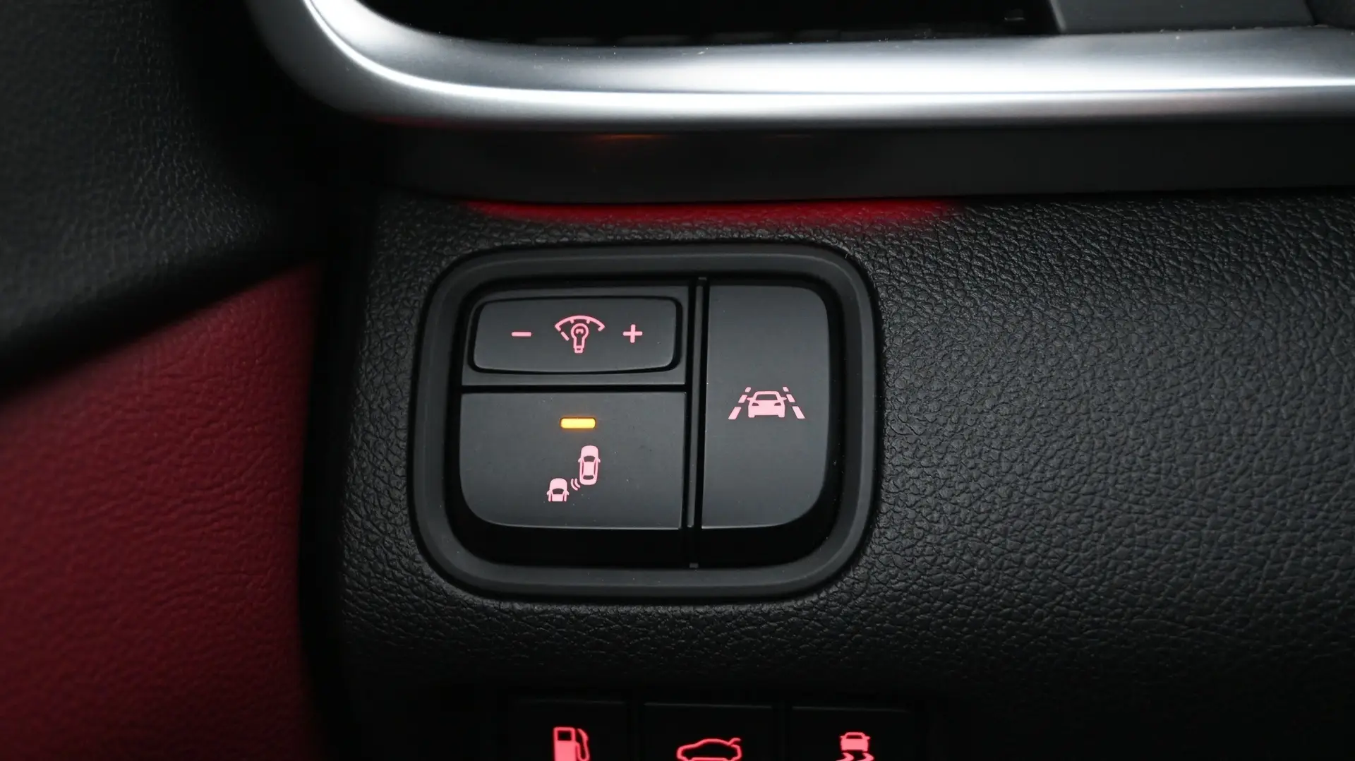 Car Image - 5QWnCAGh1peihwVSO5Cexq