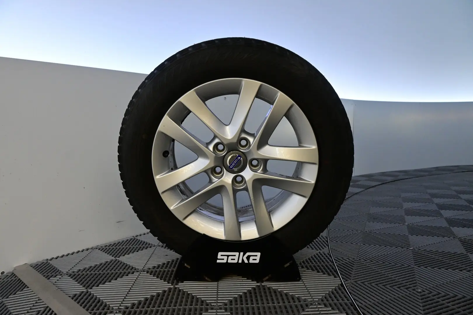 Car Image - 1FXBA6komp0abiQGJRGC3i