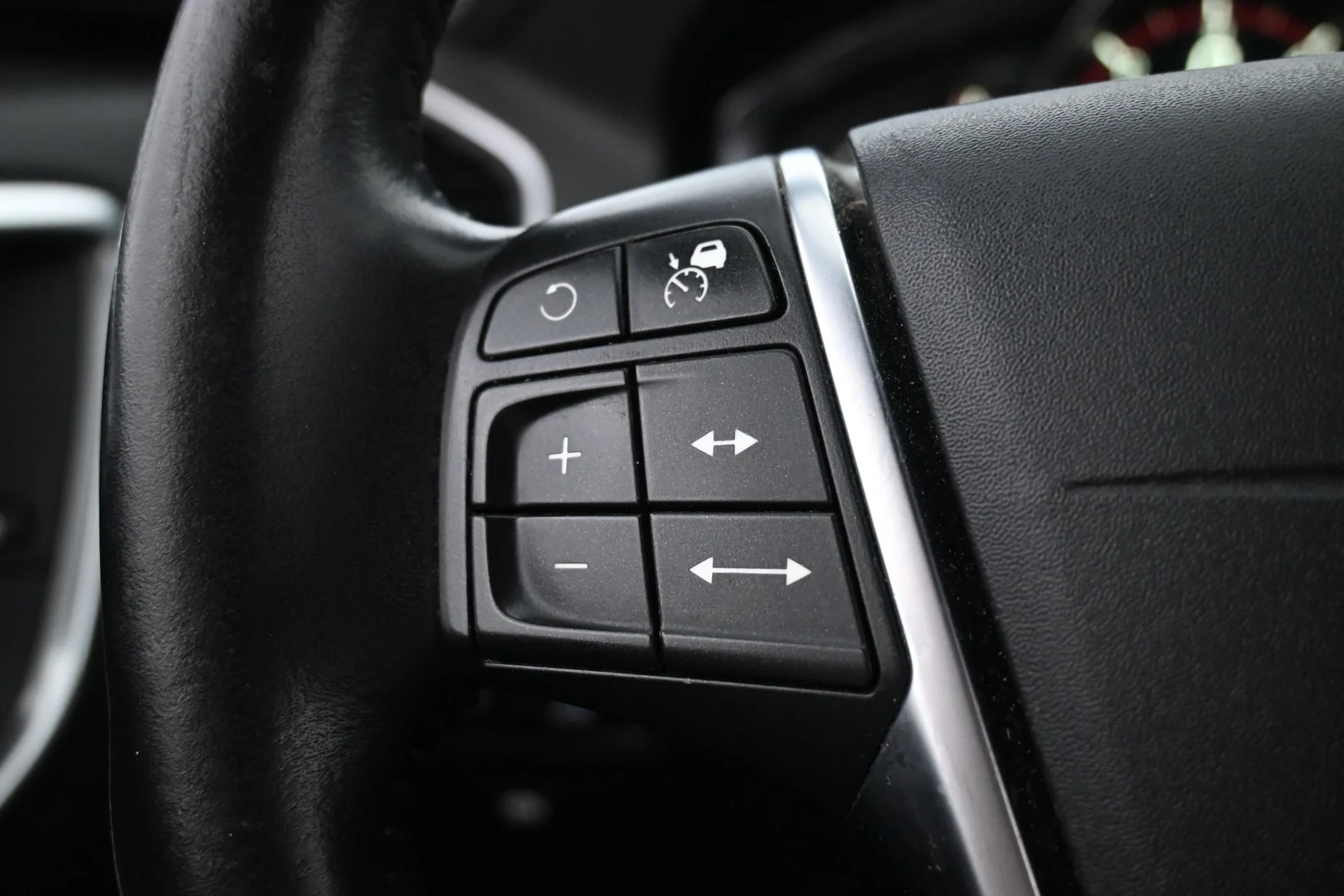 Car Image - 45fTbKPT6vs7YL6sogLMlN