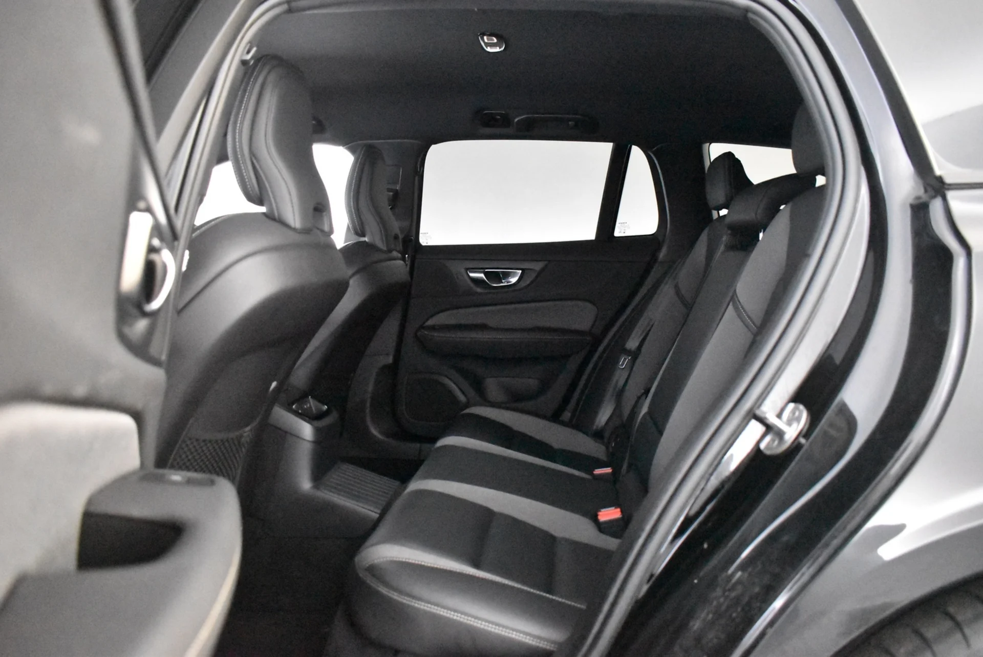 Car Image - 60snDbhJakJ9PqSUmY2WzU