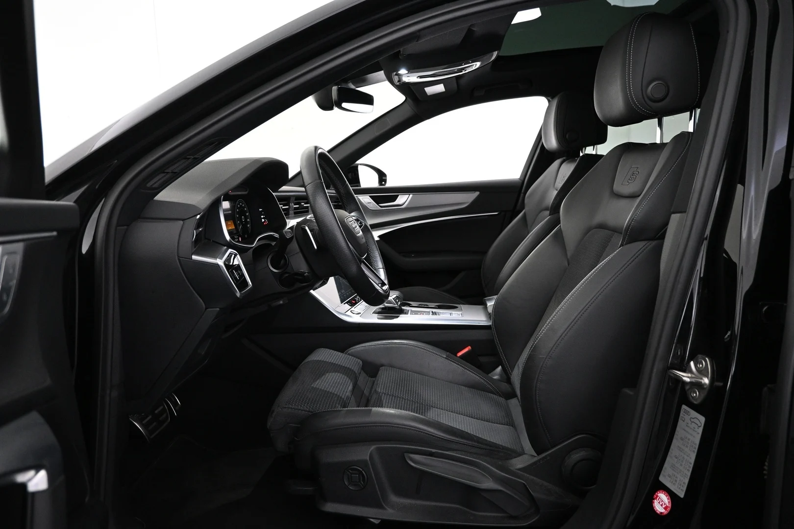 Car Image - 7DGOhM9apQeuMotoH8tM0V