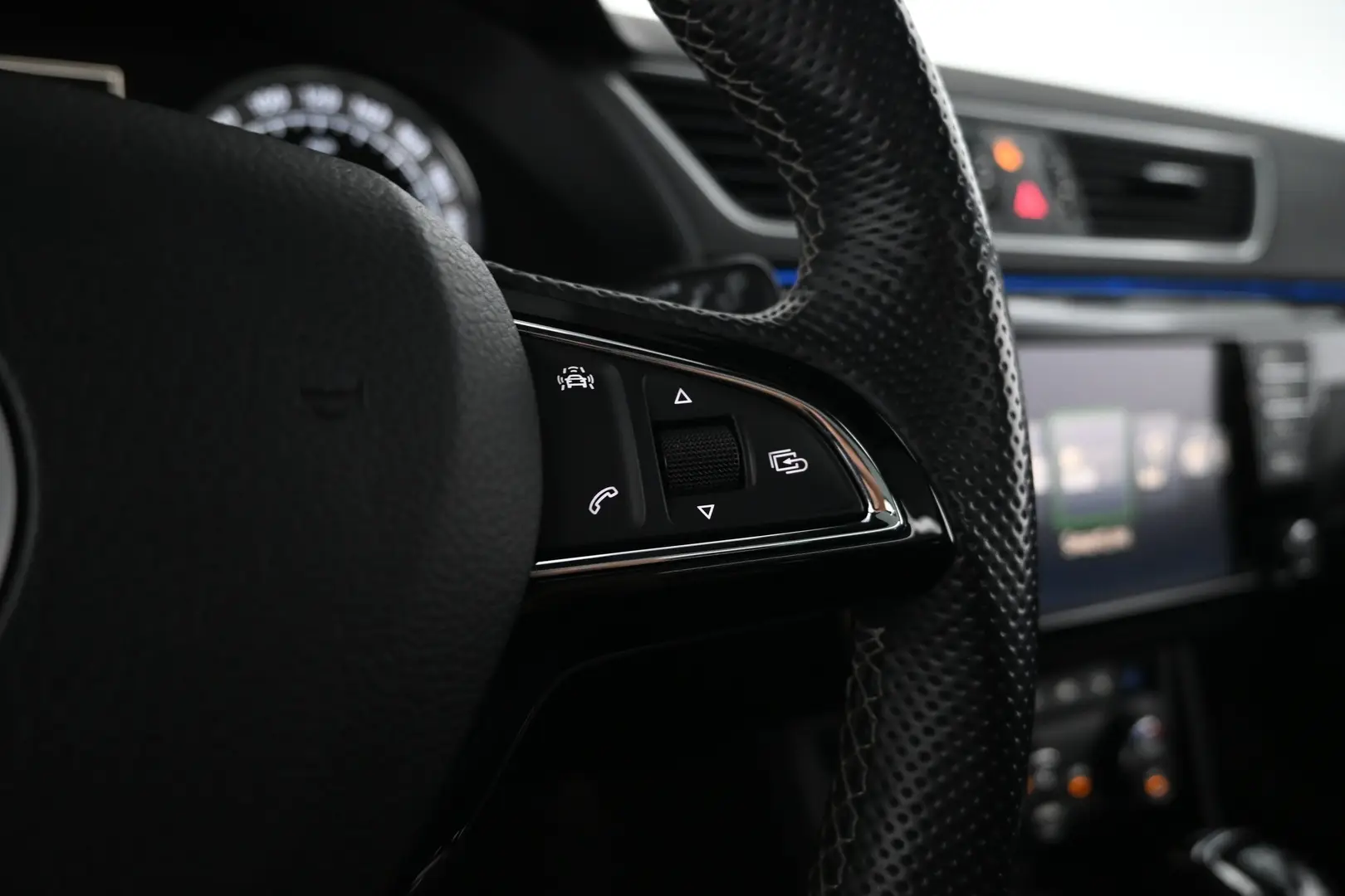 Car Image - 7l7xQnrKvtWh5xEZfl6AOg