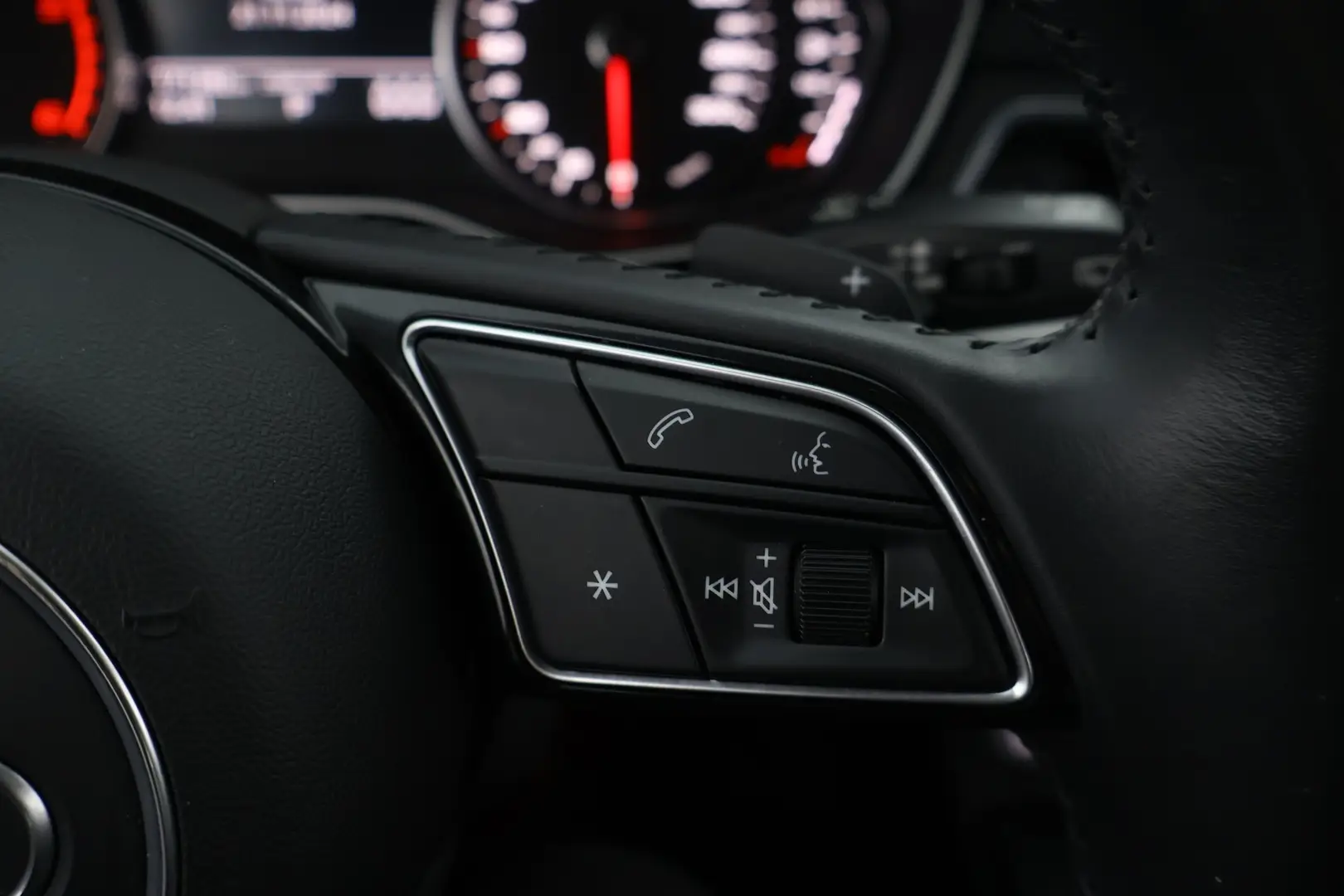 Car Image - 59IUNpT3FCXMvdSlFwkR7u