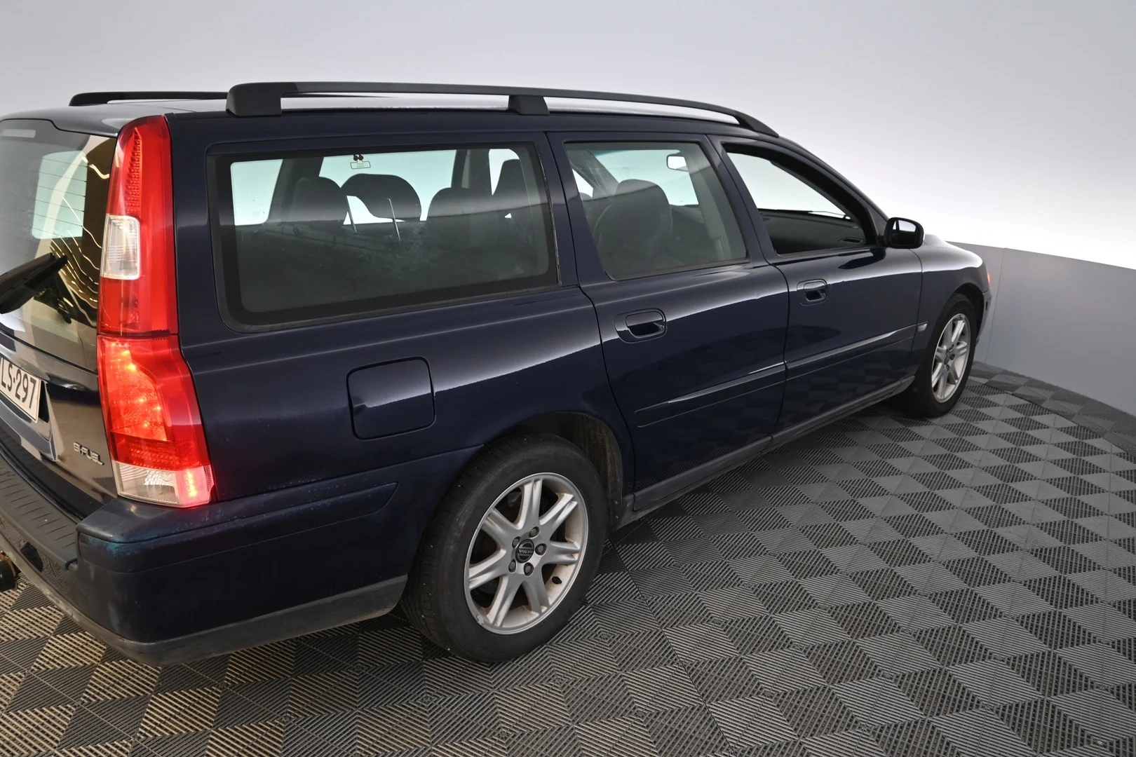 Car Image - 7lRYGqrPytDUWp4mfd7GGn