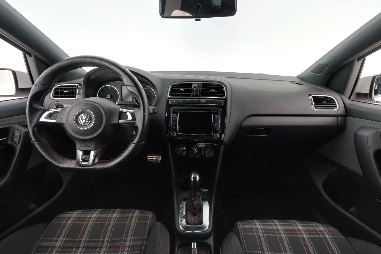 Car Image - 1INloYbLHl3CBi4khHE8AN