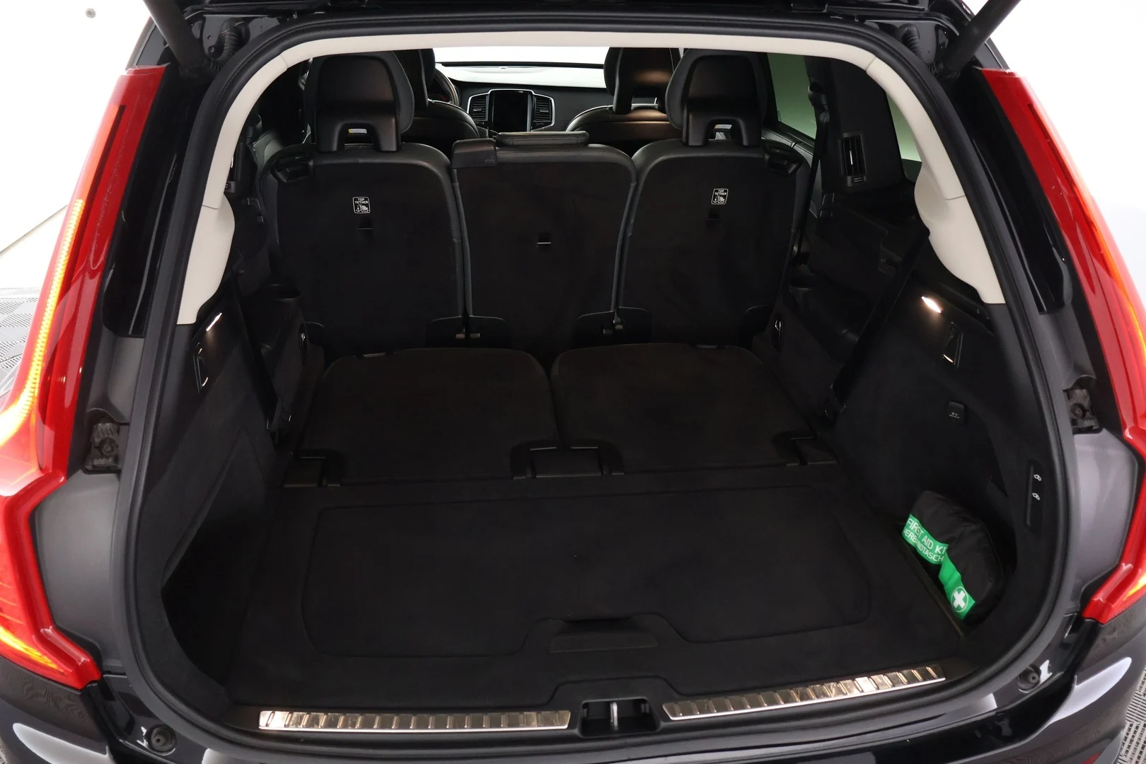 Car Image - 17F104c5OW4TVgTWJv2GGp