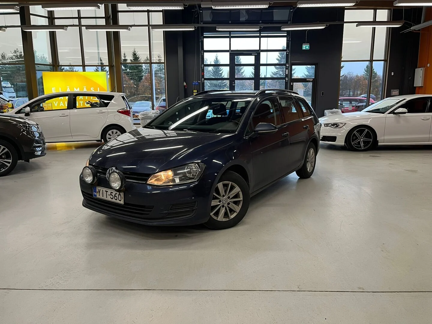 Car Image - 6GJBtmFMOZ8as3RHsdMSdM