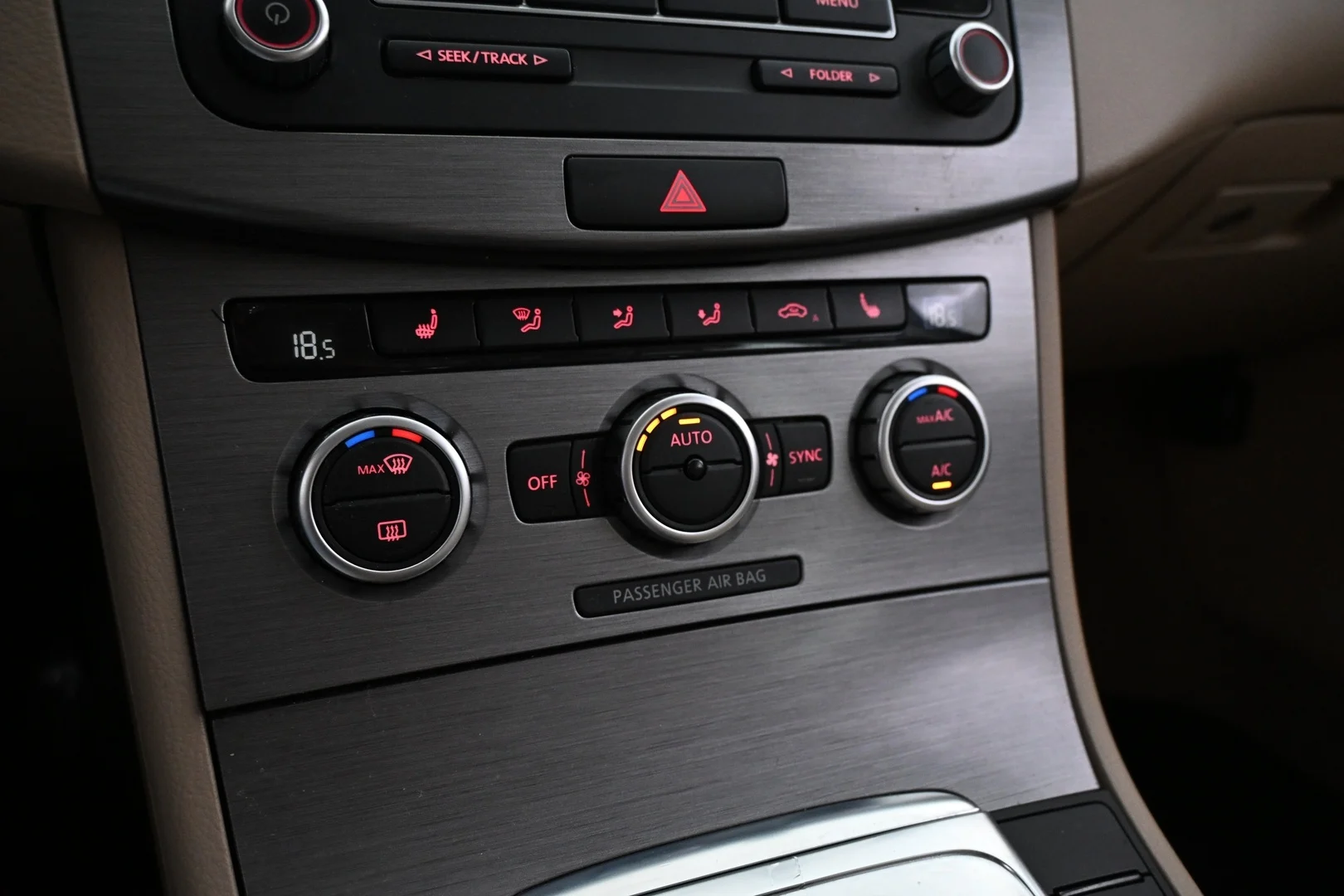 Car Image - 7bat9Fx4IAwXarvBdCxpWC
