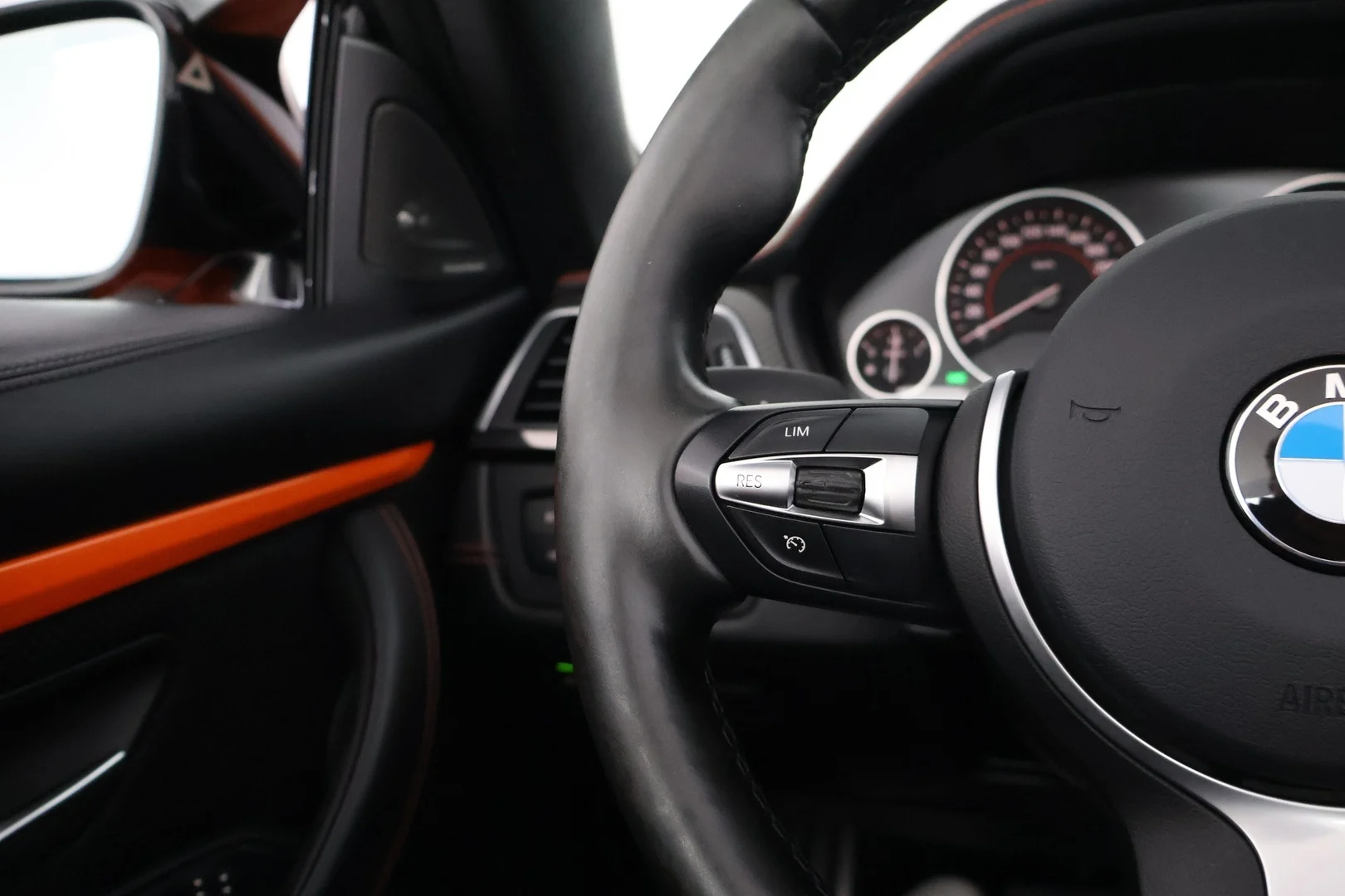 Car Image - 5iIZqgsZ1fFSkLVGbjc4E7