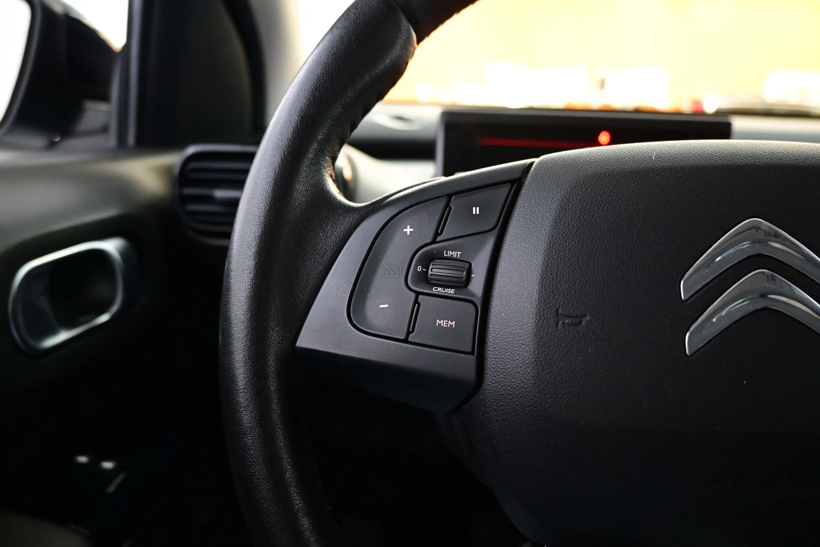 Car Image - 7EeXBmMK1vwtHW2xKwBLOv