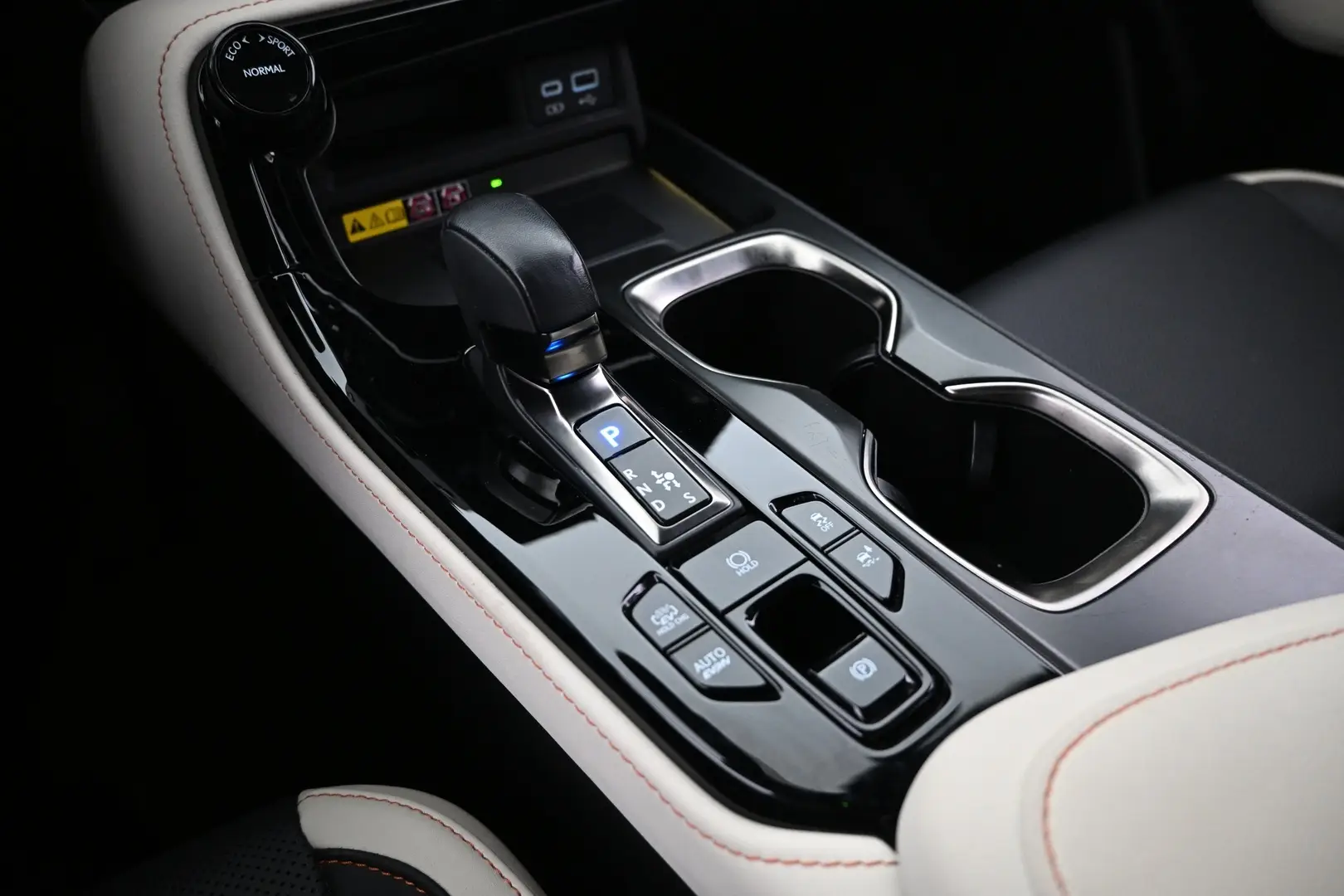 Car Image - 3dTeYeFuJuU6Z2q7yT8CzK
