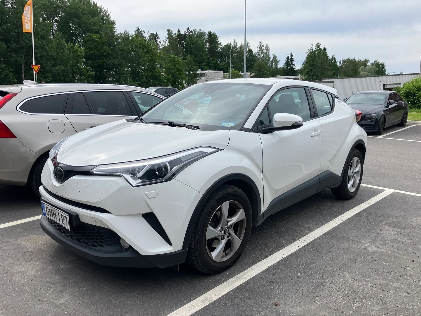 Car Image - yy8oYo9k7lrV8KhukqrxS