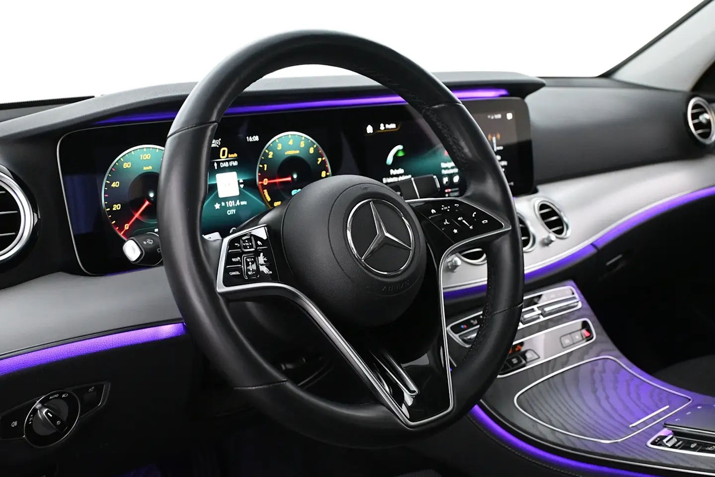 Car Image - 3lnCWe58XfJFeiGs7XGkWL