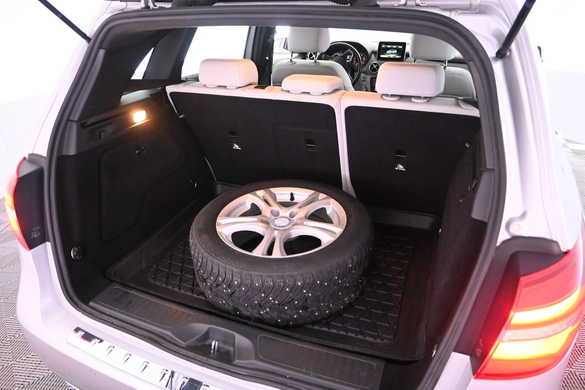 Car Image - 5DZvjDC3LMdWPYxJFfM13N