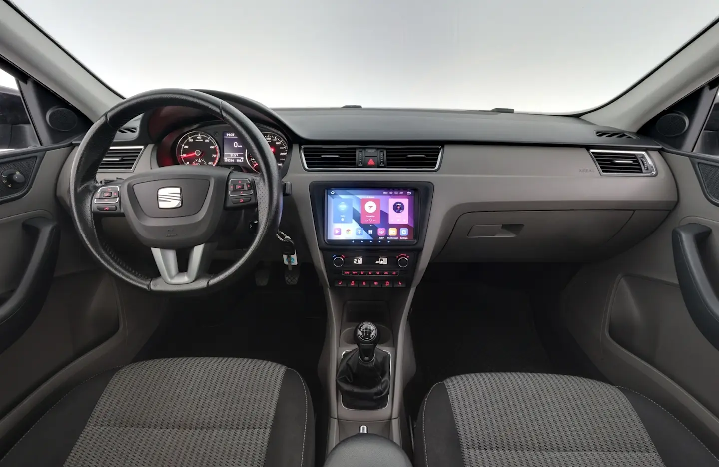 Car Image - 14LJBjdppavA5XptYf4ZUi