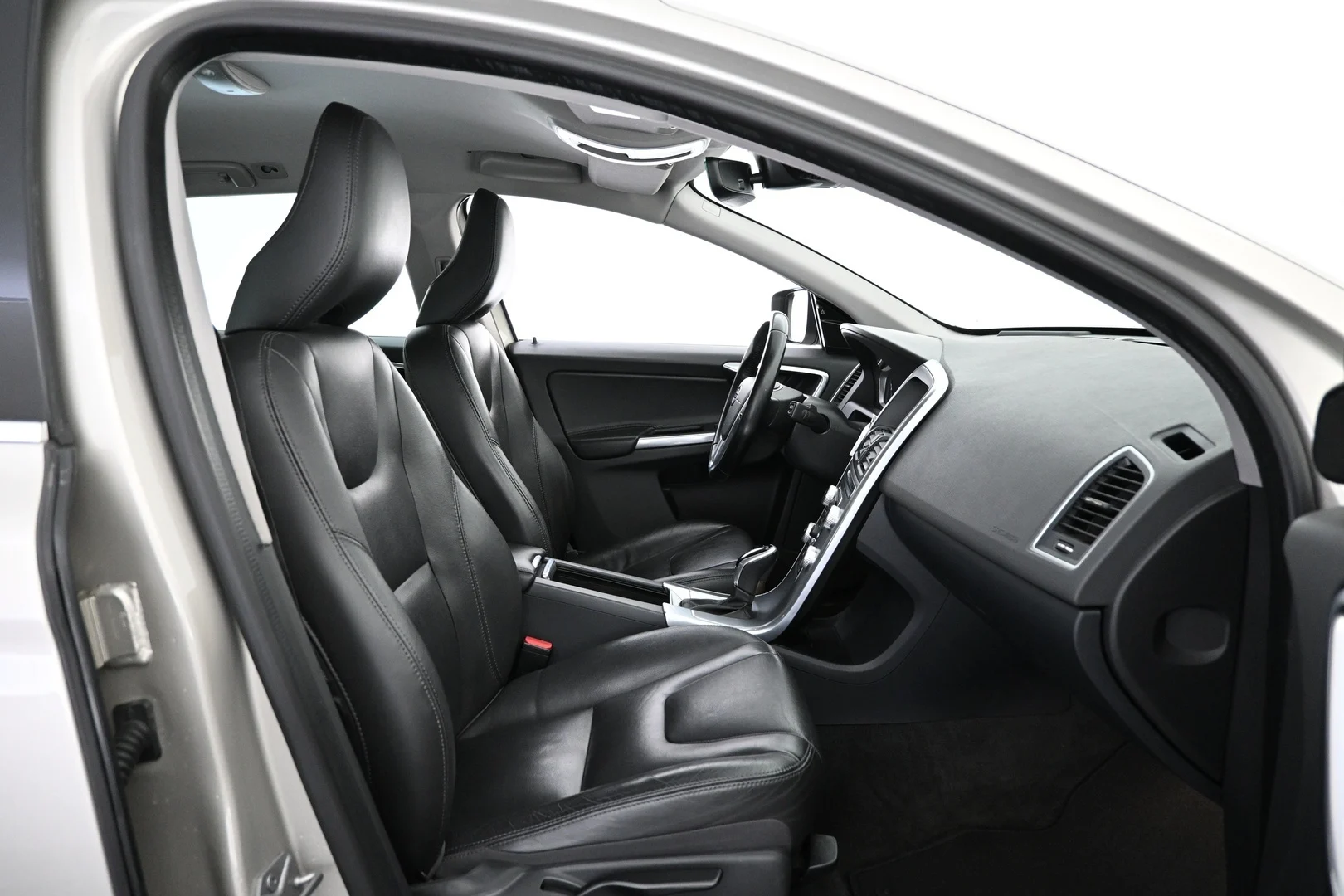 Car Image - 3CAUhooY5KnxC02QhsbC51