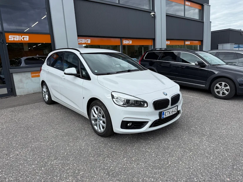 BMW 225