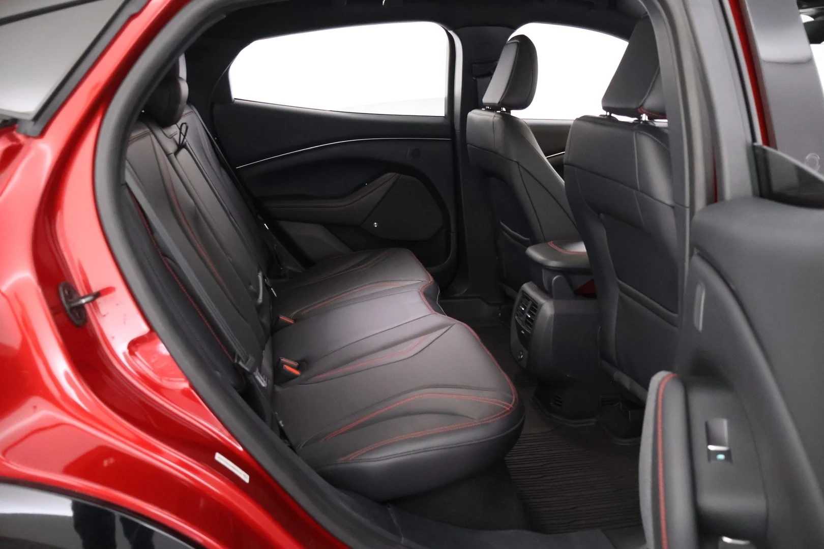 Car Image - HP2Zv8rPqxNGIJZMPVIwC