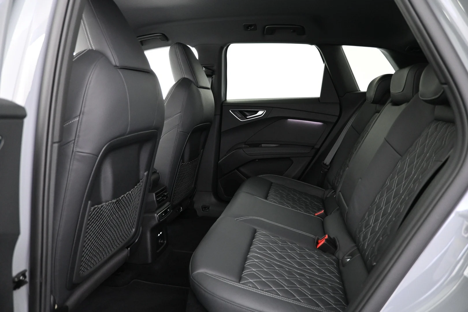 Car Image - 4B8iL6MJ0Dr6juG9ZLqmV7