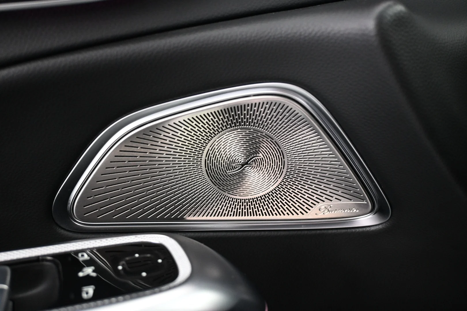 Car Image - 4psRDgWAE9GfQkgwlQinUs