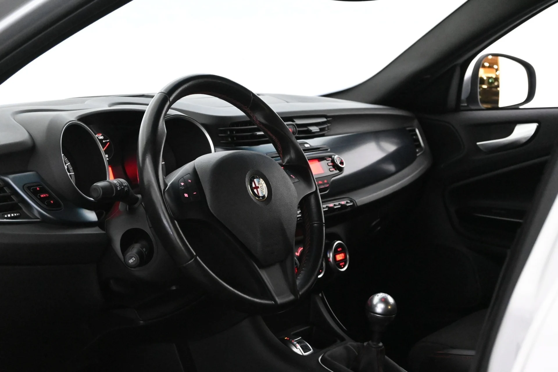 Car Image - tG6IkYX9dTw1M82Vvjk5x