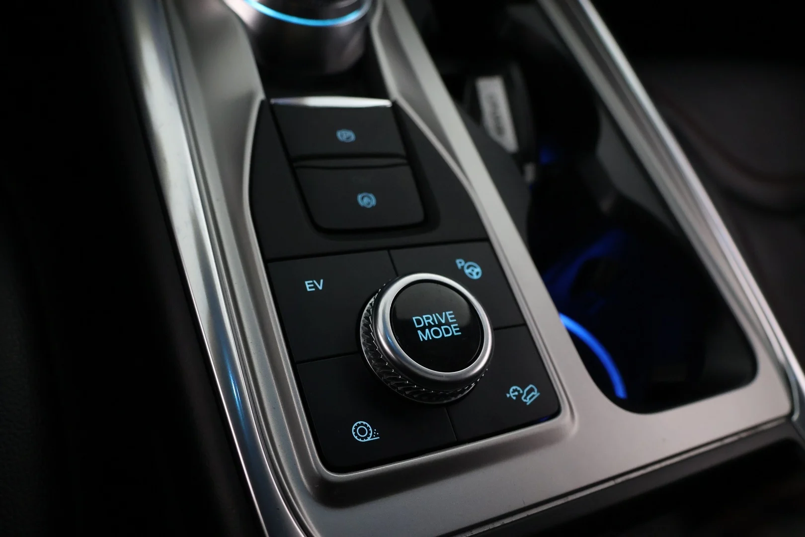 Car Image - 2N0aEYvPd9XzJdB6fg3dpp