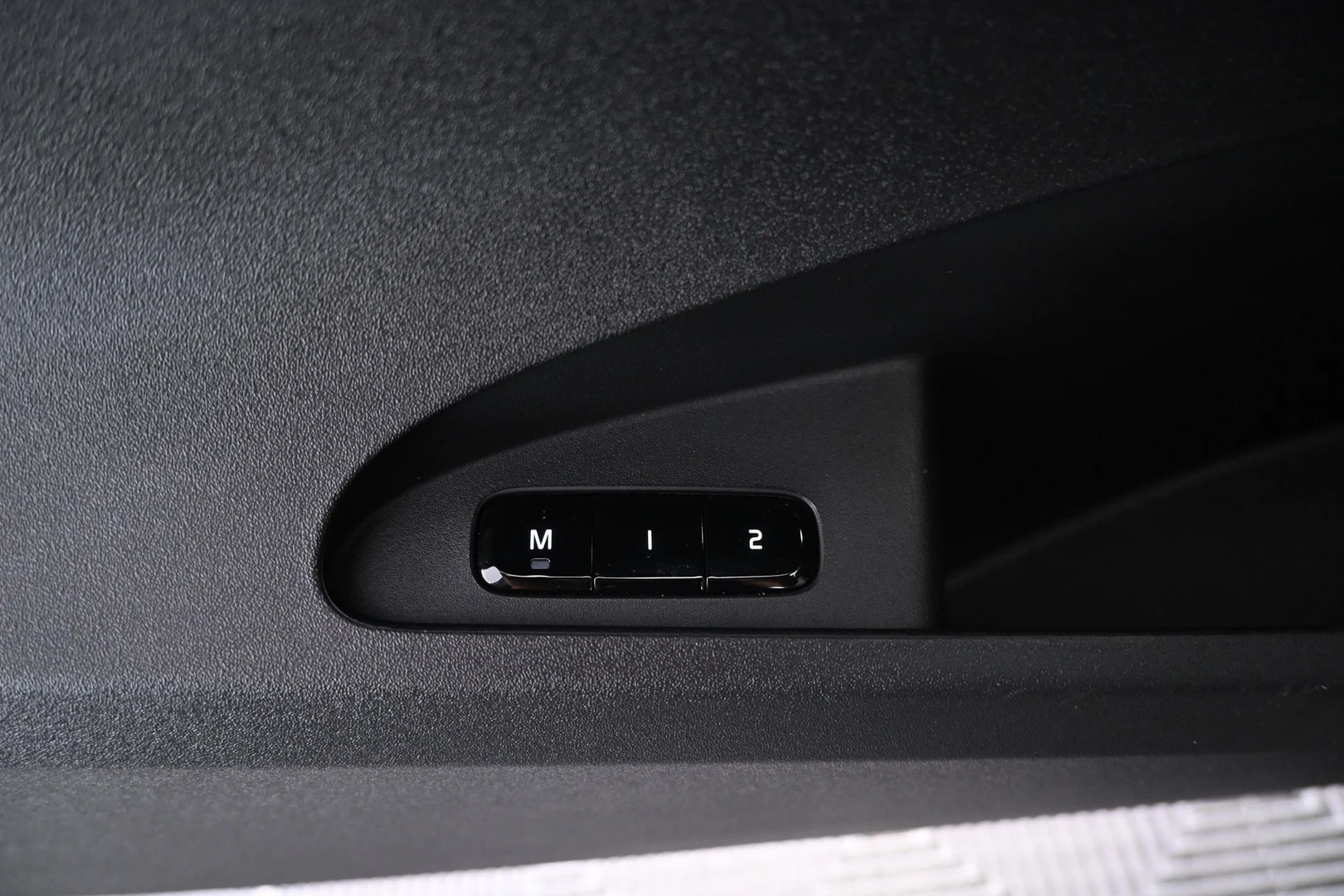 Car Image - 6muBTEG3iq3HfkgF1Zt9lI