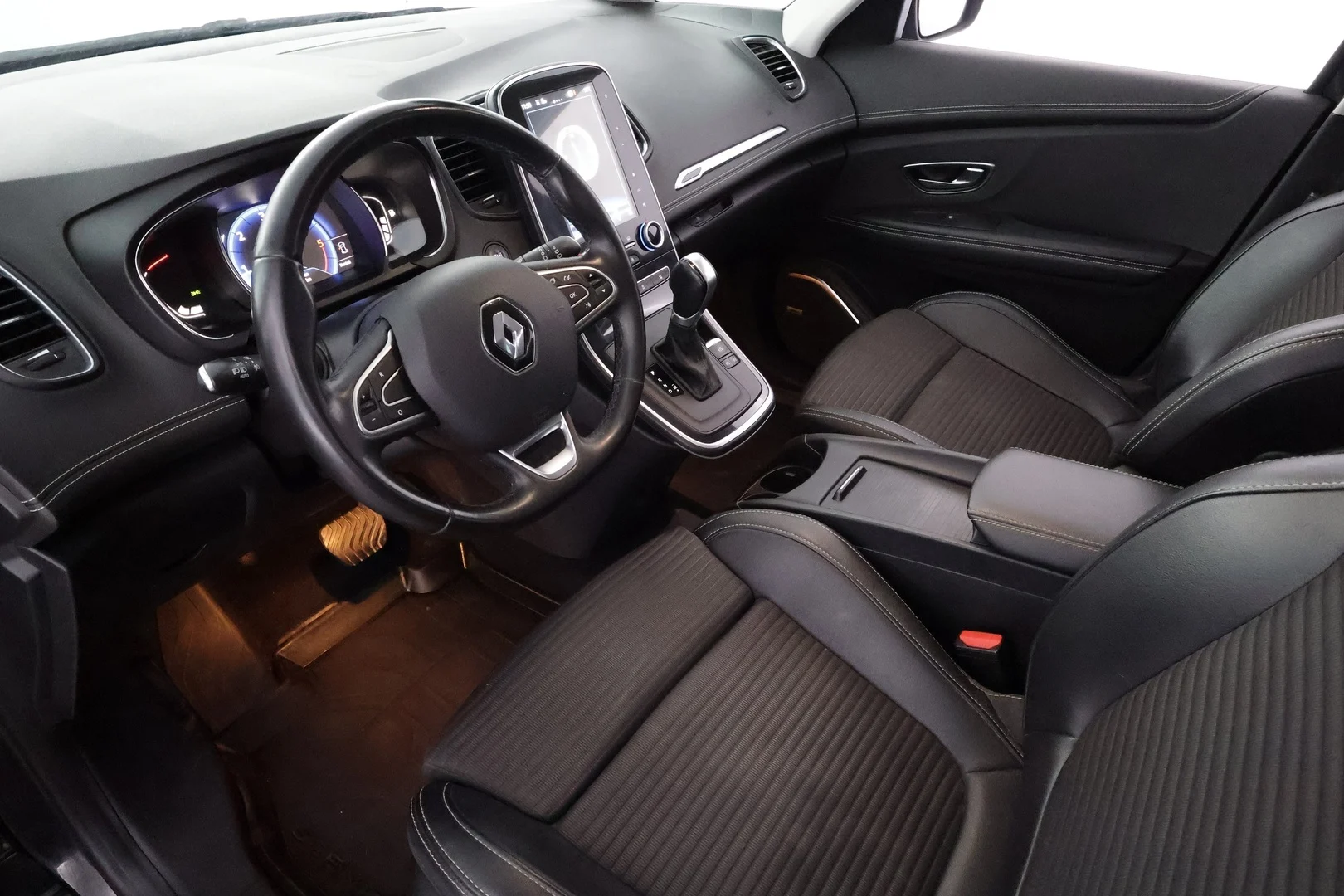Car Image - 30uzQiHxesofB4h9VhdvkK